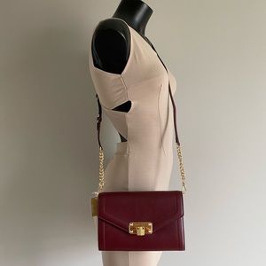 MK Kinsley Med Wallet Crossbody